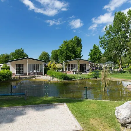 Chalet With Dishwasher Noord-Scharwoude